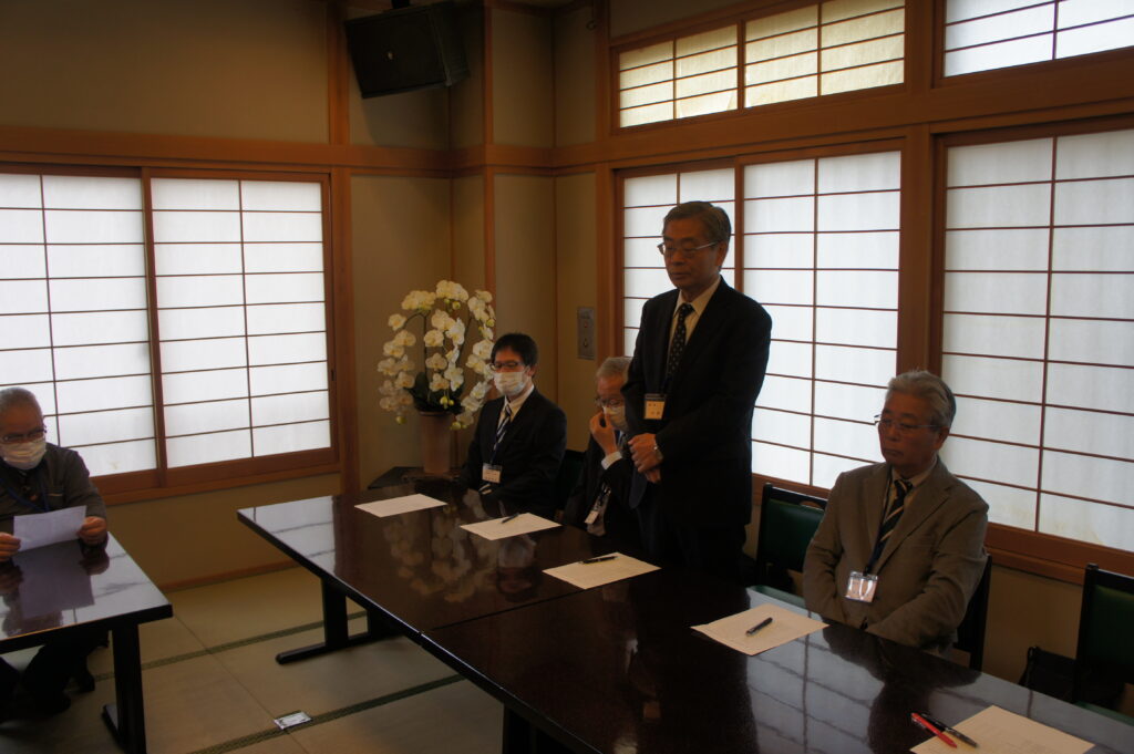 愛媛電友会吉岡会長の挨拶